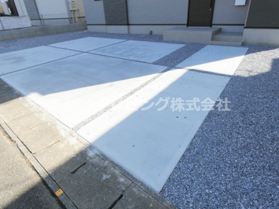 【駐車場】 | 真岡市下高間木2期 | 広さが重要な駐車場は横並びに3台駐車可能♪