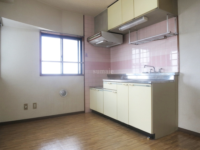 モンターニュ駒込の居間・リビング|二面採光のダイニングキッチン☆