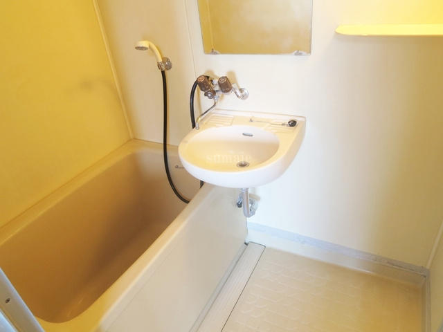 モンターニュ駒込の浴室|大きめのバスルームでくつろげます♪