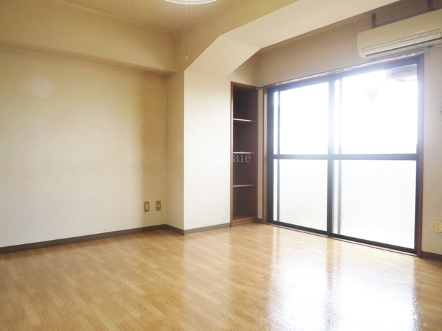 モンターニュ駒込の居間・リビング|洋室8帖で広いです！