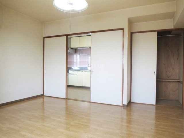 モンターニュ駒込の洋室|バルコニー側からのお部屋の様子☆