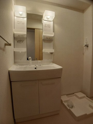 【洗面所】 | エルドール | ゆったりとスペースのある洗面所