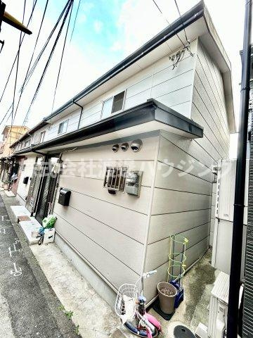 安立2丁目テラスハウスの外観