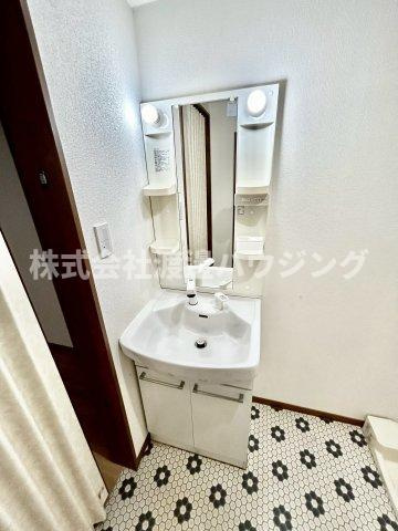 安立2丁目テラスハウスの洗面所