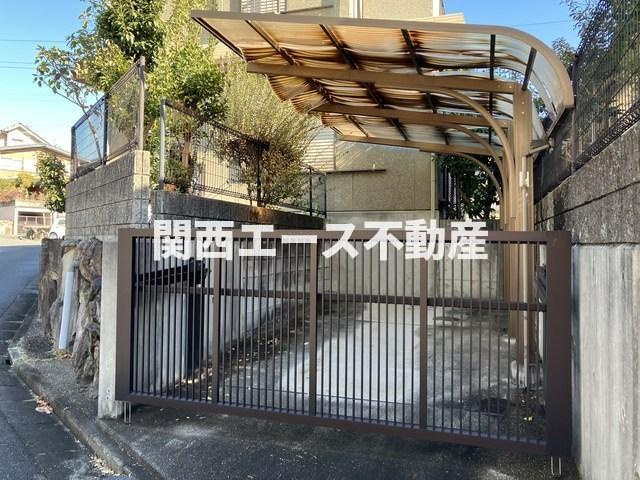 【駐車場】 | 東香里南町貸家