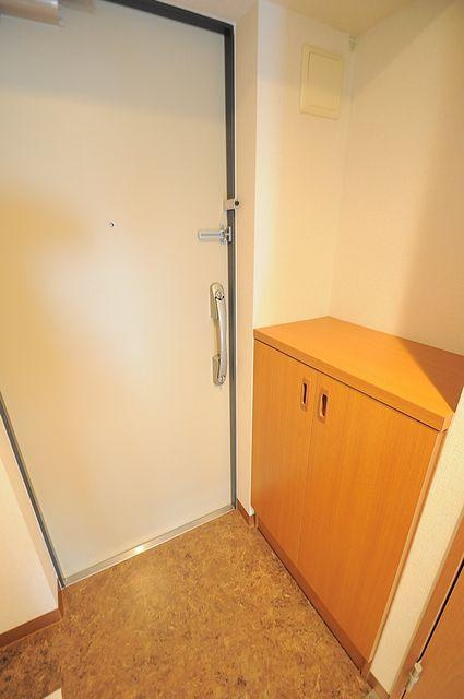 大阪市城東区今福東１丁目の賃貸マンションの玄関