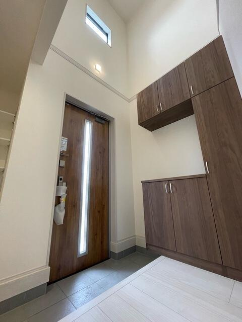 リーブルガーデン第１小山城西　新築一戸建ての玄関