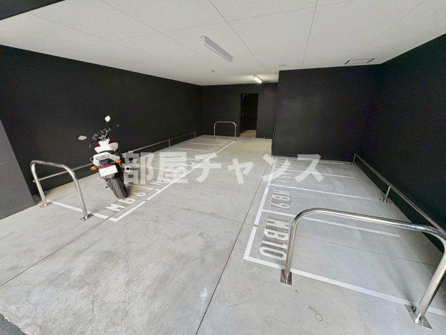 エステムコート名古屋TWIN WESTの駐車場