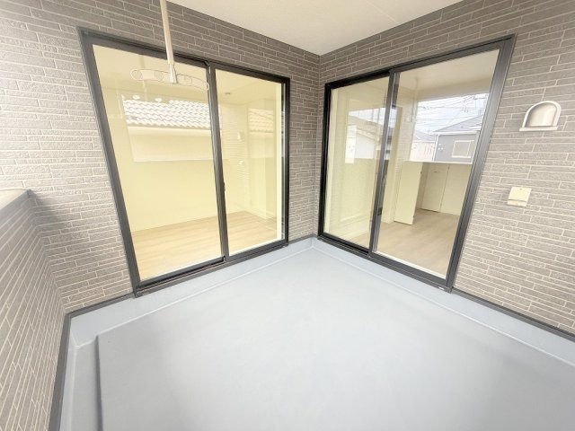 三郷市戸ケ崎3丁目　新築戸建　全7棟　5号棟のバルコニー|南西向きバルコニーにて日当たり良好