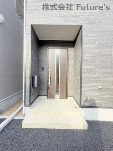 三郷市戸ケ崎3丁目　新築戸建　全7棟　5号棟のエントランス|玄関アプローチ