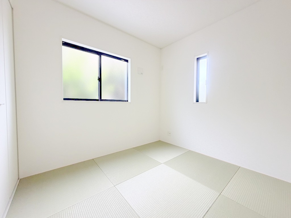 三郷市戸ケ崎3丁目　新築戸建　全7棟　5号棟の洋室|落ち着いた雰囲気の和室4.5帖