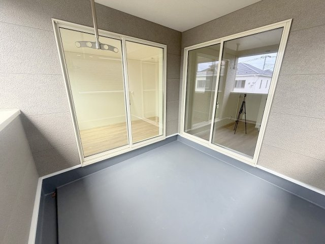 三郷市戸ケ崎3丁目　新築戸建　全7棟　4号棟のバルコニー|南西向きバルコニーにて日当たり良好