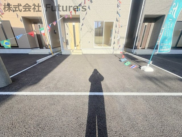三郷市戸ケ崎3丁目　新築戸建　全7棟　4号棟の駐車場|カースペース並列2台可能