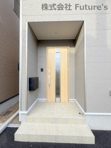 三郷市戸ケ崎3丁目　新築戸建　全7棟　4号棟のエントランス|玄関アプローチ