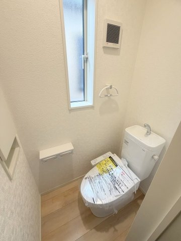 三郷市戸ケ崎3丁目　新築戸建　全7棟　4号棟のトイレ|2階のトイレです