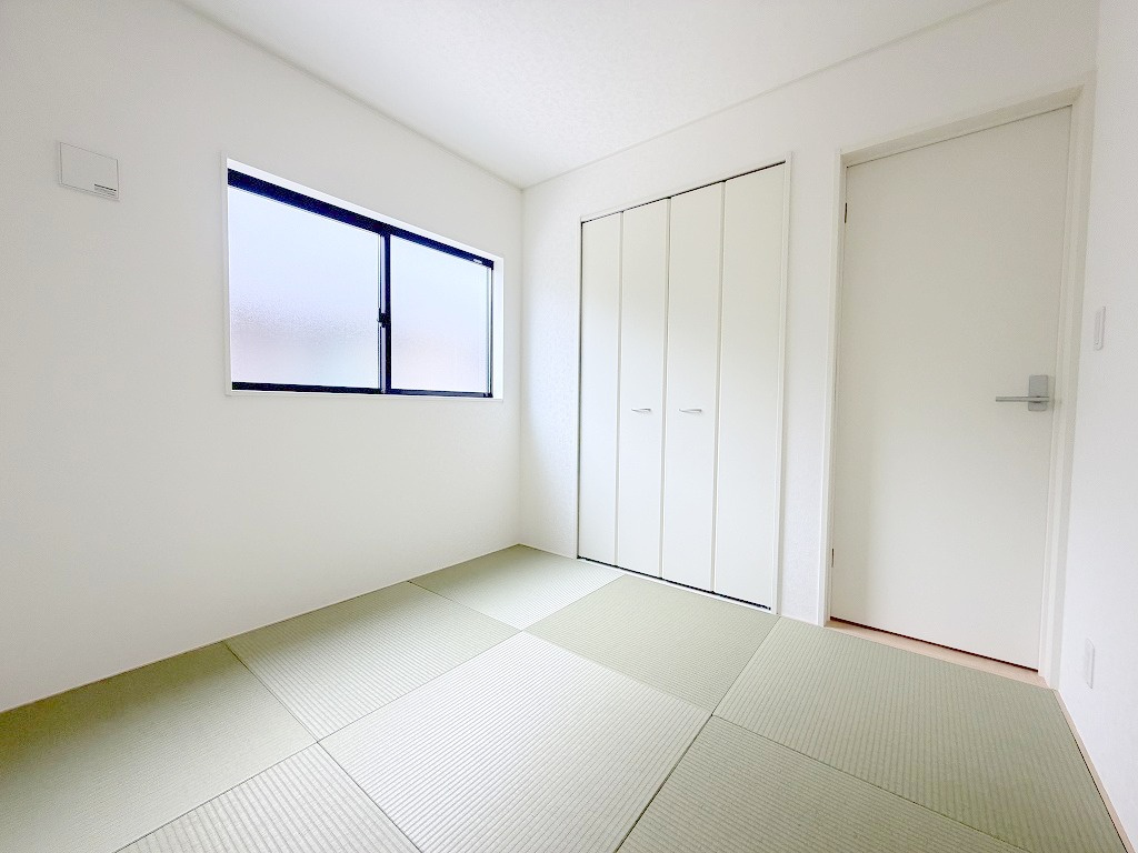 三郷市戸ケ崎3丁目　新築戸建　全7棟　3号棟の和室|お子様のお昼寝スペースにも便利な1階リビング裏の和室4.5帖