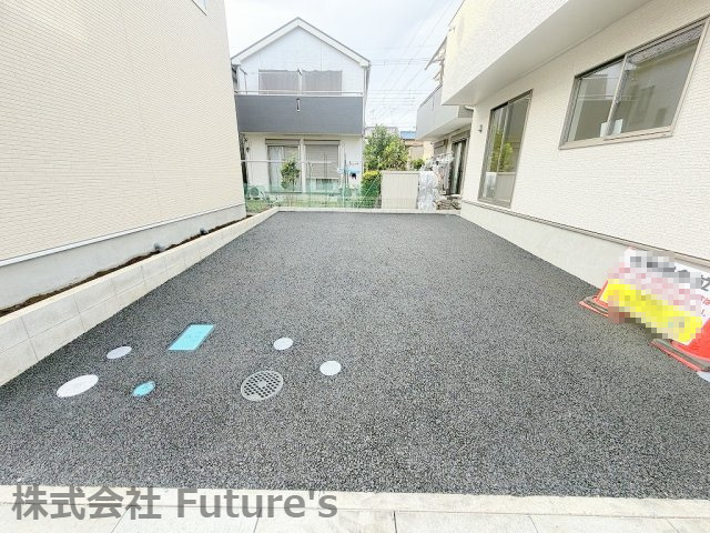 三郷市戸ケ崎3丁目　新築戸建　全7棟　2号棟の駐車場|カースペース並列2台可能
