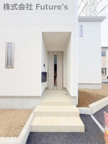 三郷市戸ケ崎3丁目　新築戸建　全7棟　2号棟のエントランス|玄関アプローチ