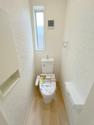 三郷市戸ケ崎3丁目　新築戸建　全7棟　1号棟のトイレ|2階のトイレです