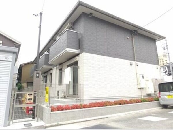 ブリーズ六条の外観