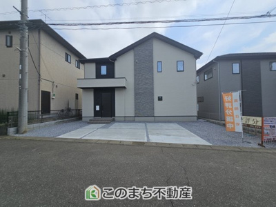 【駐車場】 | 真岡市下高間木2期 | 駐車場は横並びに3台駐車可能♪