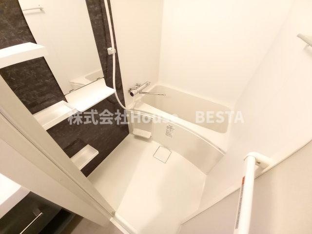 セレニテ神戸ミラクの浴室