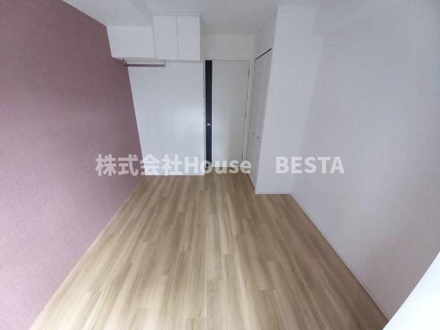 セレニテ神戸ミラクの洋室