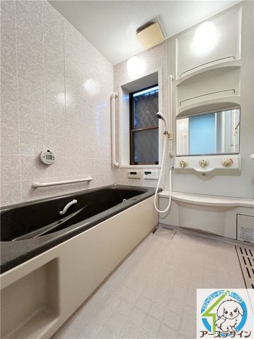 明石市鳥羽倉庫付貸家の浴室