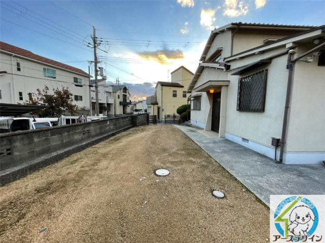 明石市鳥羽倉庫付貸家の駐車場