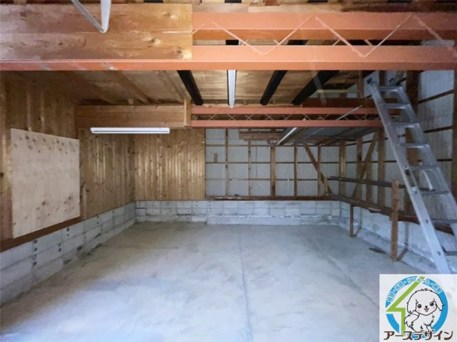 明石市鳥羽倉庫付貸家のその他