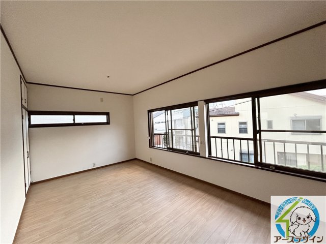 明石市鳥羽倉庫付貸家の居間・リビング