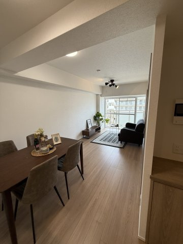 サンヴェール舞子弐番館の居間・リビング