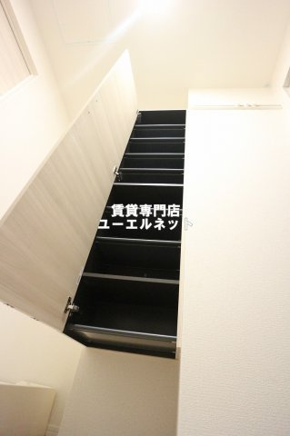 【設備】 | フォルテウェスト | 収納力たっぷりのシューズボックスで玄関すっきり！