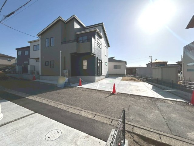 ブルーミングガーデン　江南市江森町西　全4区画分譲の前面道路含む現地写真|■前面道路　■ヤマダ不動産　株式会社リライフ　
■夢のマイホーム購入をフルサポートします！