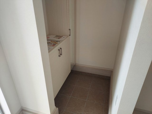 宝塚市山本西2丁目新築一戸建の玄関