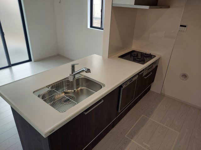 宝塚市山本西2丁目新築一戸建のキッチン|食洗機付きシステムキッチン