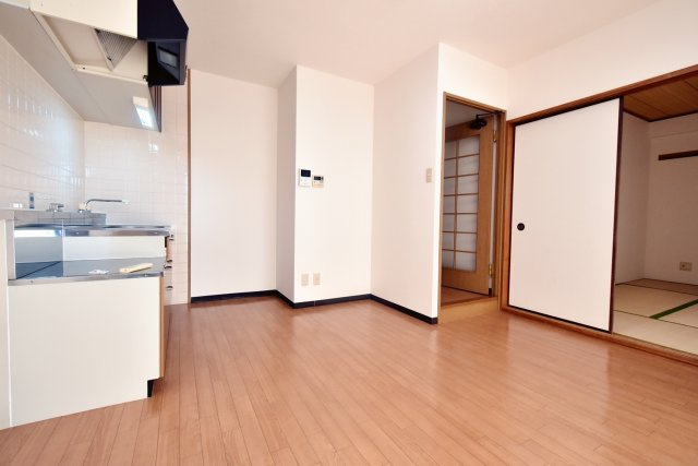 ウエストフィールド里中の居間・リビング