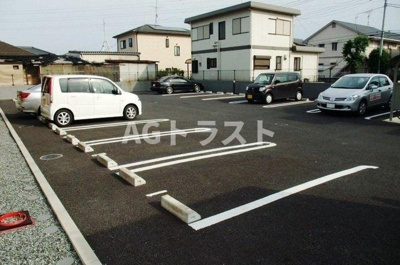 【駐車場】 | ジェルメ・メゾンⅡ | カースペースがあります