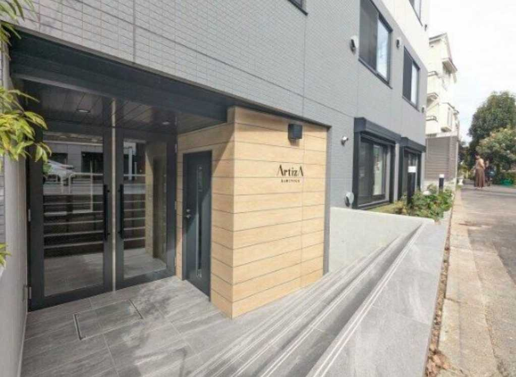 アルティザ上野毛　築浅　ネット無料　礼金０のエントランス