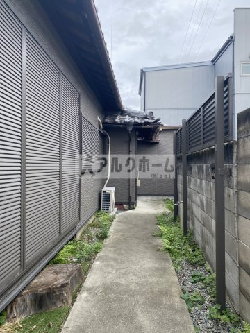 柏原市上市２丁目の一戸建ての外観