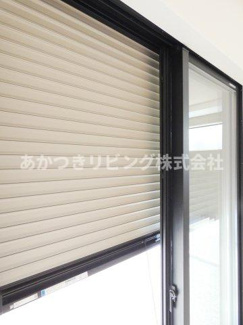【防犯設備】 | 真岡市亀山22期 | シャッター雨戸付きで安心感があります♪