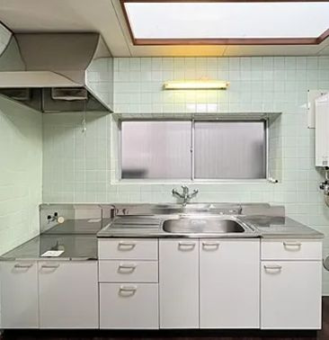 【キッチン】 | 峯村ビル | コンパクトなキッチンで掃除もラクラク