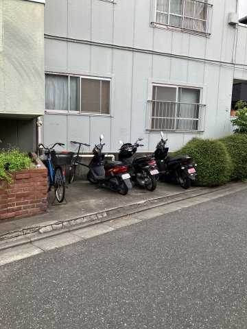 ニューサイトマンション足立のその他共用部分|駐輪場