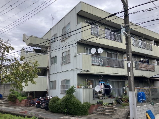 ニューサイトマンション足立の外観