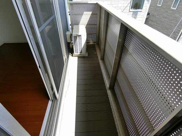 ウィスタリア・ガーデンBのバルコニー|写真は同建物の別部屋を参考に掲載しております。