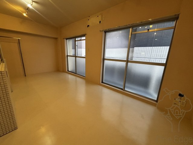 ガレット南森町の居間・リビング