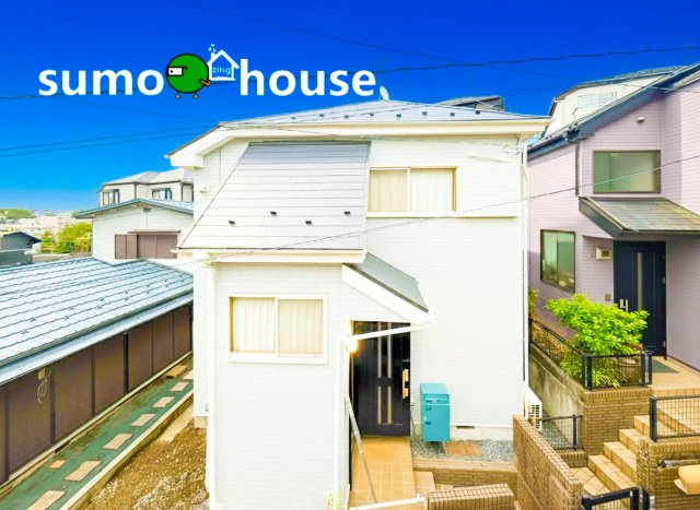中古戸建　限定1棟！　横浜市港北区岸根町の外観|整然とした空間演出、オーナー様にとって快適な理想の暮らしの実現は家のみの拘りではなく、そこで暮らす方々にとって素敵な環境であることも挙げられると思います。四季折々の変化が奏でる鼓動を楽しんで下さい。