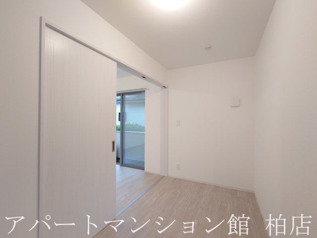 ジーメゾン柏西原の洋室