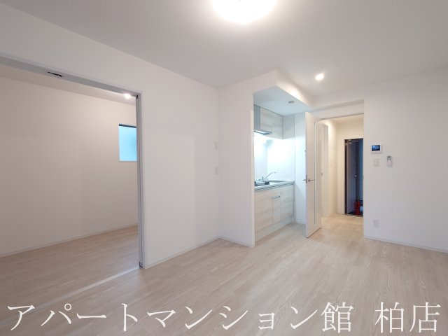 ジーメゾン柏西原の居間・リビング