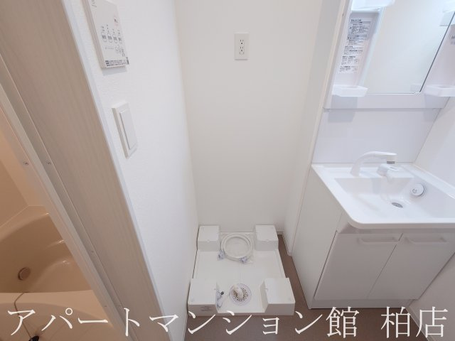 ジーメゾン柏西原の洗面所